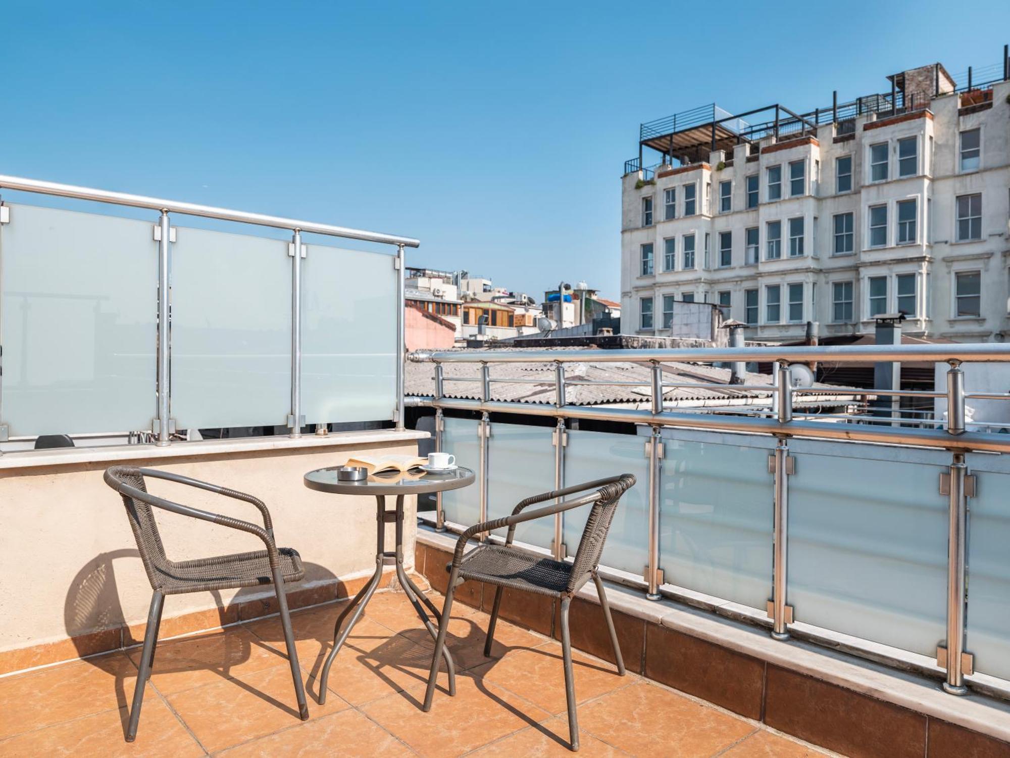 Dreibettzimmer mit Terrasse